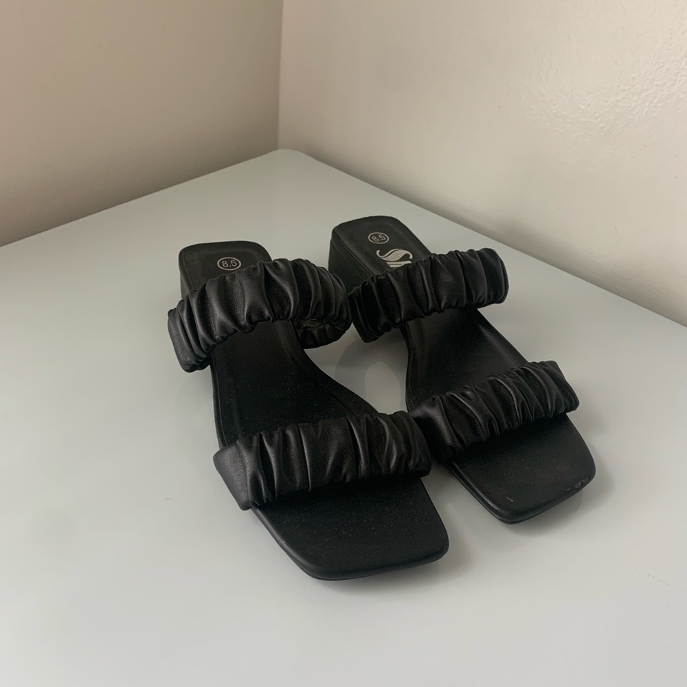 Sandals - Picture 3 of 3